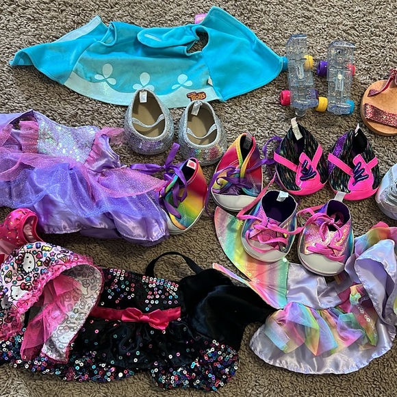 Build A Bear set! 5 tops. 7 shoes - Picture 3 of 4